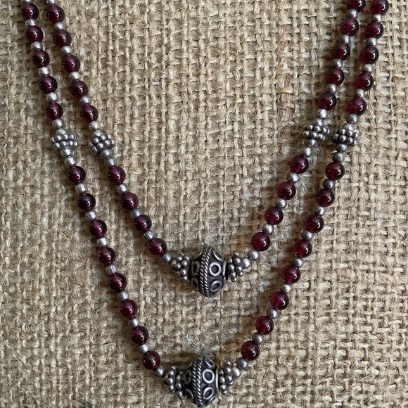 Vintage 925 s silver genuine garnet beaded necklace.